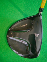 Load image into Gallery viewer, Cobra L4V X Driver 9° Stiff with Cover
