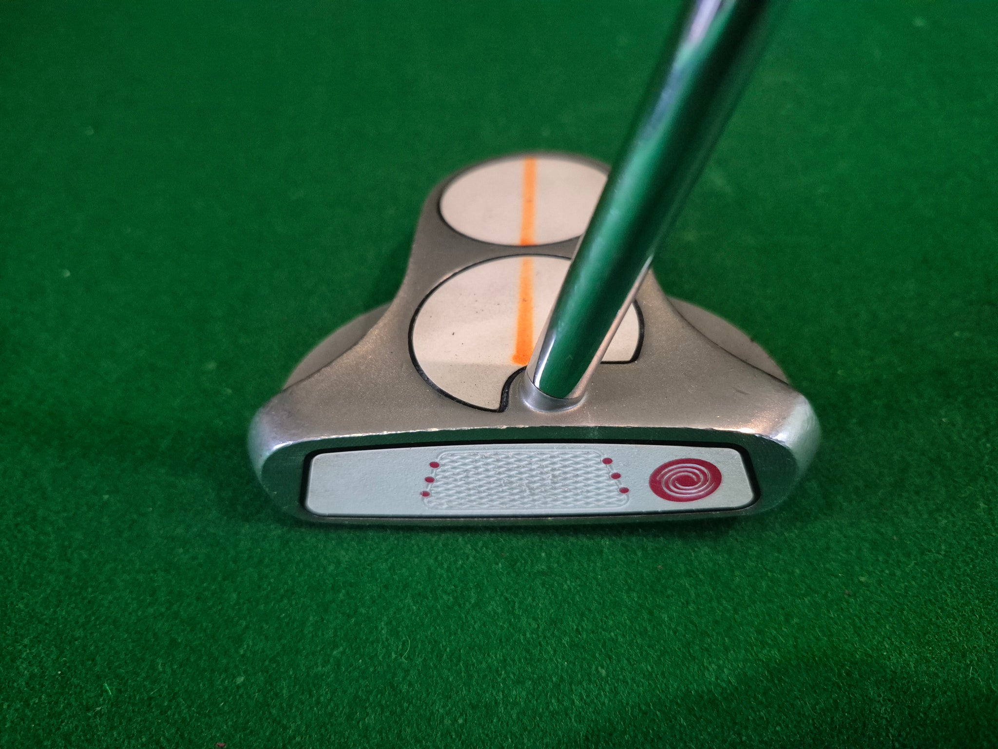 Odyssey White Hot XG 2-Ball Center-Shaft Putter 35