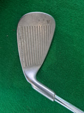 Load image into Gallery viewer, Ping G5 Pitching Wedge Green Dot Regular
