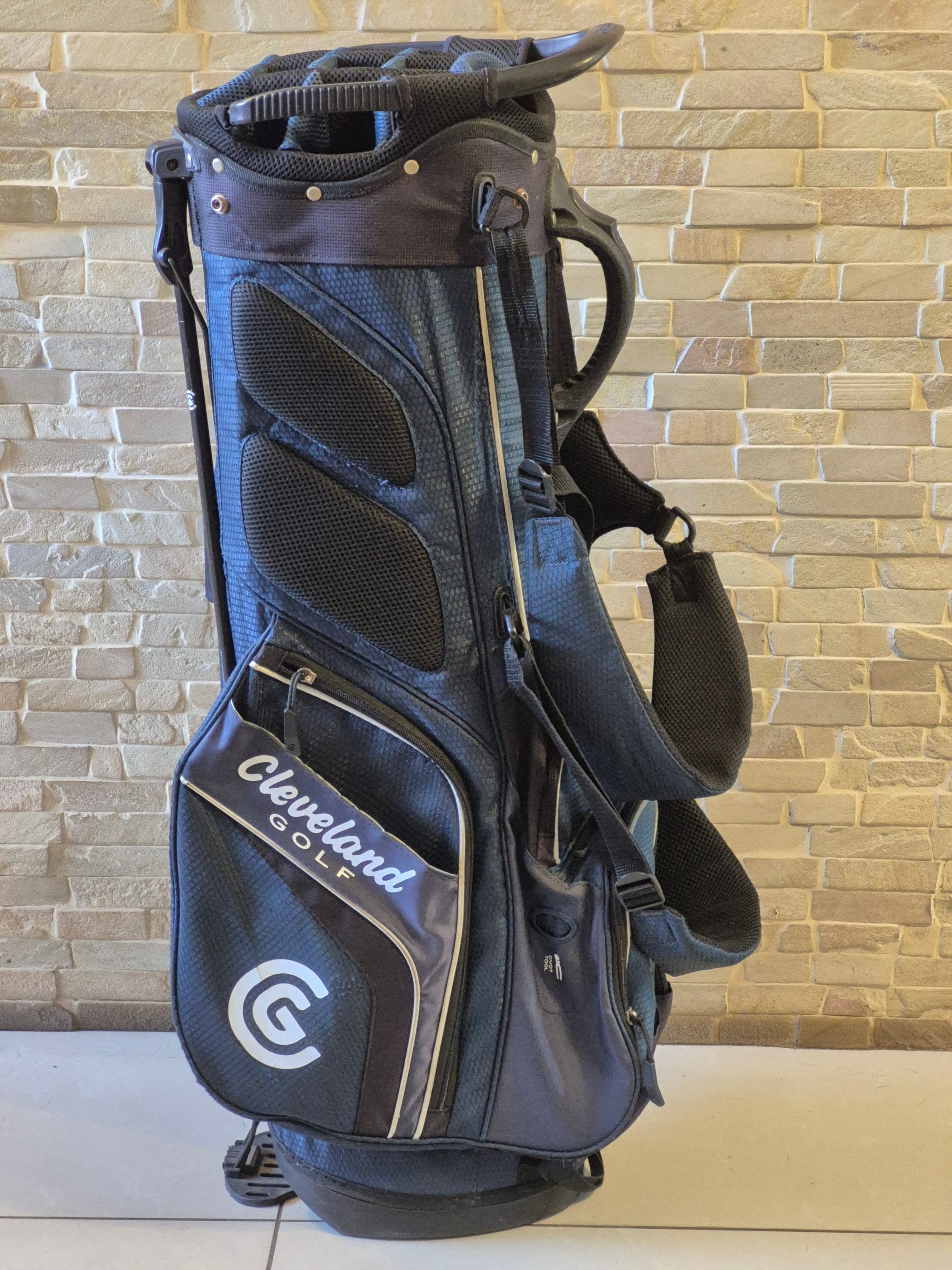 Cleveland Golf Carry Stand Bag 14-Way Divider with Rain Cover – Golfers Market