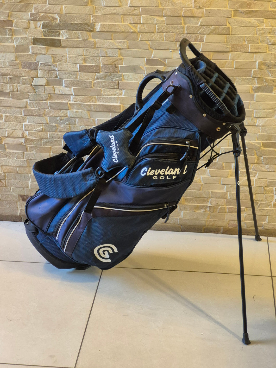 golf stand bag rain cover Cleveland Golf Carry Stand Bag 14-Way Divider with Rain Cover – Golfers Market