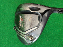 Load image into Gallery viewer, Titleist 917 D3 Driver 8.5° Stiff with Cover
