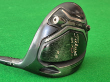 Load image into Gallery viewer, Titleist 917 D3 Driver 8.5° Stiff with Cover
