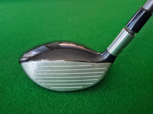 Load image into Gallery viewer, Cleveland FL 3 Wood 15° Extra Stiff
