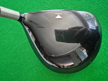 Load image into Gallery viewer, Titleist 909D2 Driver 8.5° Stiff with Cover
