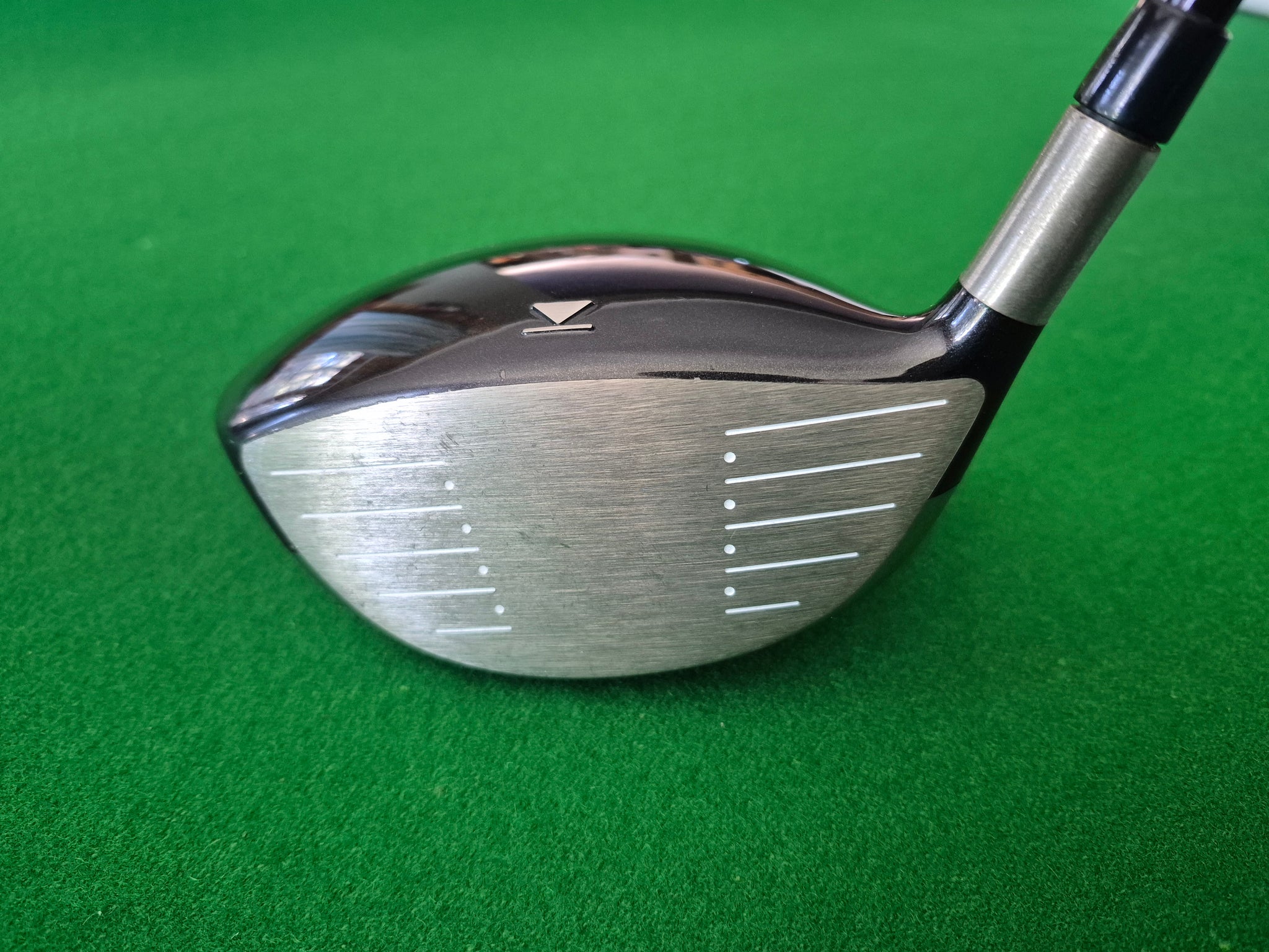 Titleist 909D2 Driver 8.5° Stiff with Cover – Golfers Market