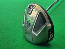 Load image into Gallery viewer, Titleist 909D2 Driver 8.5° Stiff with Cover
