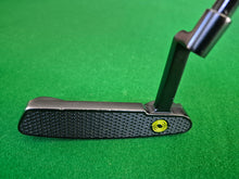 Load image into Gallery viewer, Odyssey Metal X Milled 1 Putter 34&quot; with Cover
