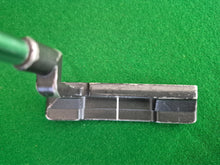 Load image into Gallery viewer, Odyssey DFX 6600 Putter 35&quot; with Cover
