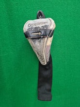 Load image into Gallery viewer, TaylorMade 300 Series 7 Wood LH 20° Regular with Cover
