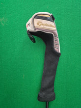 Load image into Gallery viewer, TaylorMade 300 Series 7 Wood LH 20° Regular with Cover
