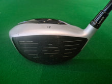 Load image into Gallery viewer, TaylorMade M4 Driver 9.5° Regular with Cover and New Grip
