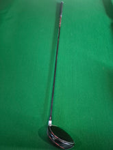 Load image into Gallery viewer, TaylorMade M4 Driver 9.5° Regular with Cover and New Grip
