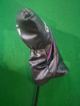 Load image into Gallery viewer, TaylorMade M4 Driver 9.5° Regular with Cover and New Grip
