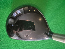 Load image into Gallery viewer, TaylorMade R7 ti 3 Wood Stiff with Cover
