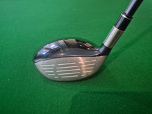 Load image into Gallery viewer, TaylorMade R7 ti 3 Wood Stiff with Cover
