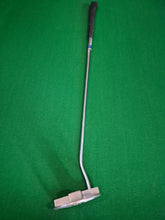 Load image into Gallery viewer, Tour Edge Bazooka GeoMax 04 Putter LH 35&quot; with New Grip
