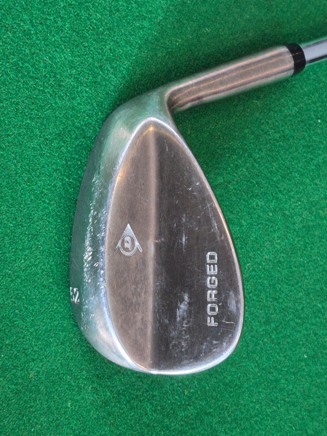 Dunlop Forged Gap Wedge 52° with New Grip