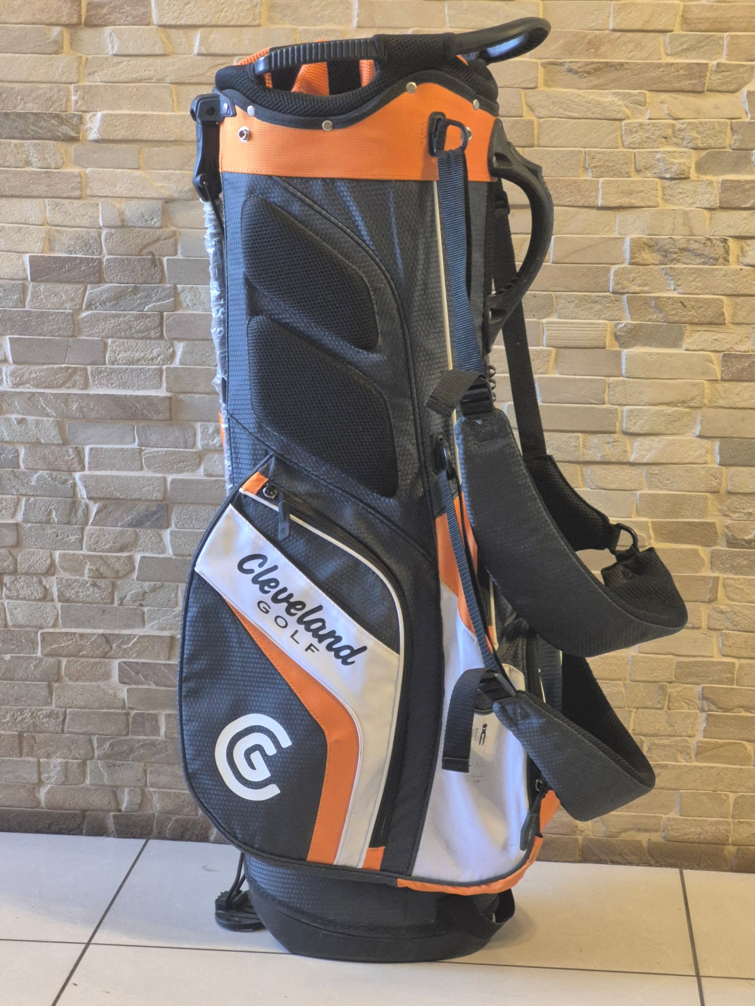 Cleveland Golf Carry Stand Bag 14-Way Divider with Rain Cover – Golfers Market