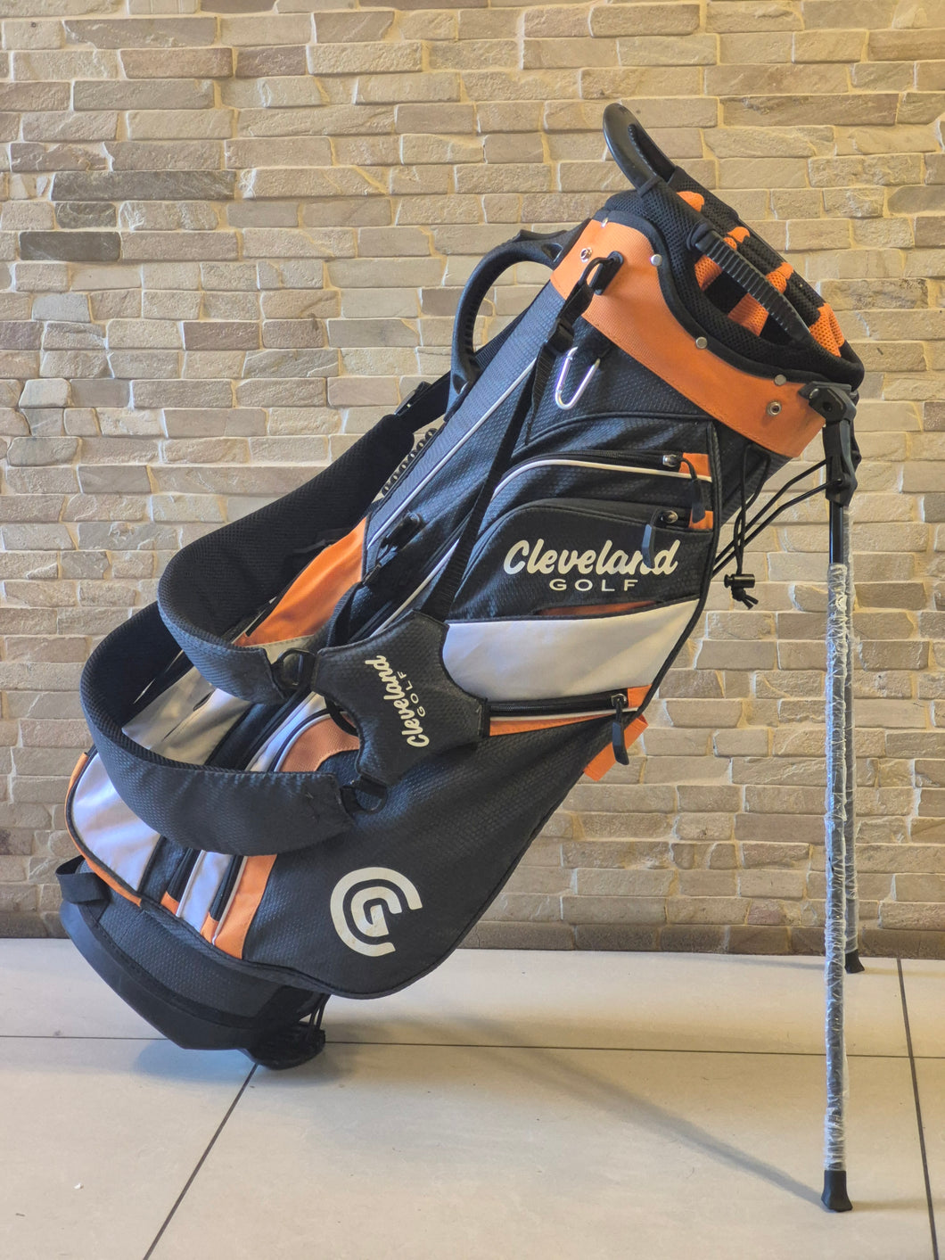 Cleveland Golf Carry Stand Bag 14-Way Divider with Rain Cover