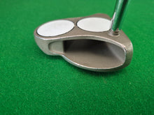 Load image into Gallery viewer, Oryx The Boss 2-Ball Putter LH 35&quot;
