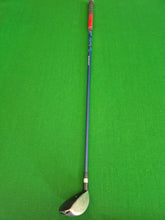 Load image into Gallery viewer, Tommy Armour Silver Scot 5 Hybrid 25° Uniflex
