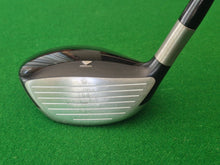Load image into Gallery viewer, Titleist 906F2 Fairway 3 Wood 15° Stiff with Cover
