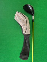 Load image into Gallery viewer, Titleist 906F2 Fairway 3 Wood 15° Stiff with Cover
