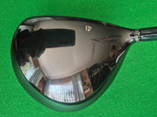 Load image into Gallery viewer, TaylorMade R9 Supertri Driver LH 9.5° Adjustable loft Stiff
