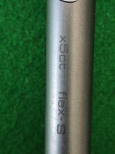 Load image into Gallery viewer, Titleist 915F Fairway 5 Wood 18° Adjustable Loft Stiff with Cover
