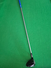 Load image into Gallery viewer, Titleist 915F Fairway 5 Wood 18° Adjustable Loft Stiff with Cover
