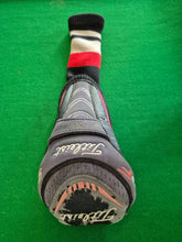 Load image into Gallery viewer, Titleist 915F Fairway 5 Wood 18° Adjustable Loft Stiff with Cover
