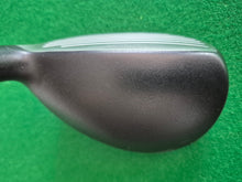 Load image into Gallery viewer, Titleist 910H Hybrid Adjustable loft Regular with Cover
