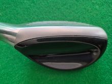 Load image into Gallery viewer, Cleveland Launcher Halo 3i Hybrid 22° Stiff with Cover
