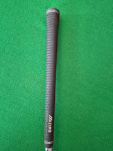 Load image into Gallery viewer, Cleveland Launcher Halo 3i Hybrid 22° Stiff with Cover
