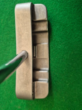 Load image into Gallery viewer, Ping Karsten lil&#39;b Putter 37&quot; Black Dot with Cover
