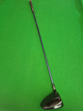 Load image into Gallery viewer, Titleist 913D2 Driver 10.5° Adjustable loft Regular with Cover
