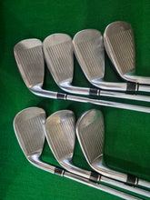 Load image into Gallery viewer, Wilson Staff D250 Irons 5 - SW Uniflex
