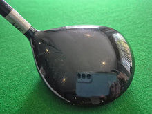 Load image into Gallery viewer, Cleveland 588 Fairway 3 Wood 15.5° Regular with Cover

