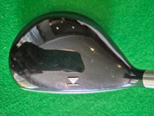 Load image into Gallery viewer, Titleist 909F2 Fairway 3 Wood 15.5° Stiff with Cover
