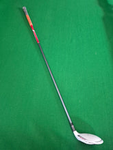 Load image into Gallery viewer, TaylorMade Burner Superfast 3 Rescue Hybrid 18° Regular with Cover
