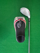 Load image into Gallery viewer, TaylorMade Burner Superfast 3 Rescue Hybrid 18° Regular with Cover
