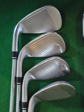 Load image into Gallery viewer, Wilson Staff D7 Irons 4 - SW Regular
