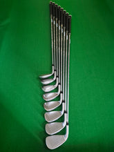 Load image into Gallery viewer, Wilson Staff D7 Irons 4 - SW Regular
