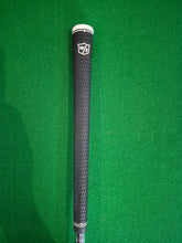 Load image into Gallery viewer, Wilson Staff D7 Irons 4 - SW Regular
