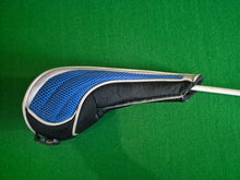 Load image into Gallery viewer, Cleveland Launcher HB 3 Wood 15° Stiff with Cover
