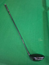 Load image into Gallery viewer, Titleist TSi3 Driver 9° adjustable loft Stiff with Cover
