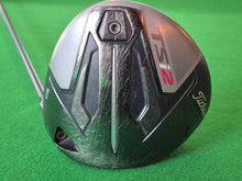 Load image into Gallery viewer, Titleist TSi2 Driver 9° adjustable loft Stiff with Cover

