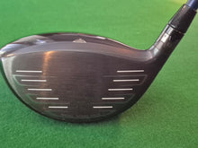 Load image into Gallery viewer, Titleist 917 D2 Driver 10.5° Adjustable Loft Stiff with Cover
