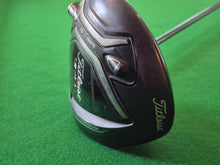 Load image into Gallery viewer, Titleist 917 D2 Driver 10.5° Adjustable Loft Stiff with Cover
